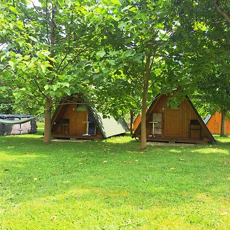 מלון טולמין Glamping Hiske Petrin מראה חיצוני תמונה